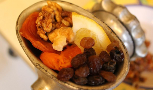 5 диетических блюд к празднику десерт из кураги изюма и орехов